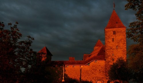 Rapperswil Castle (Schloss Rapperswil) at sunset